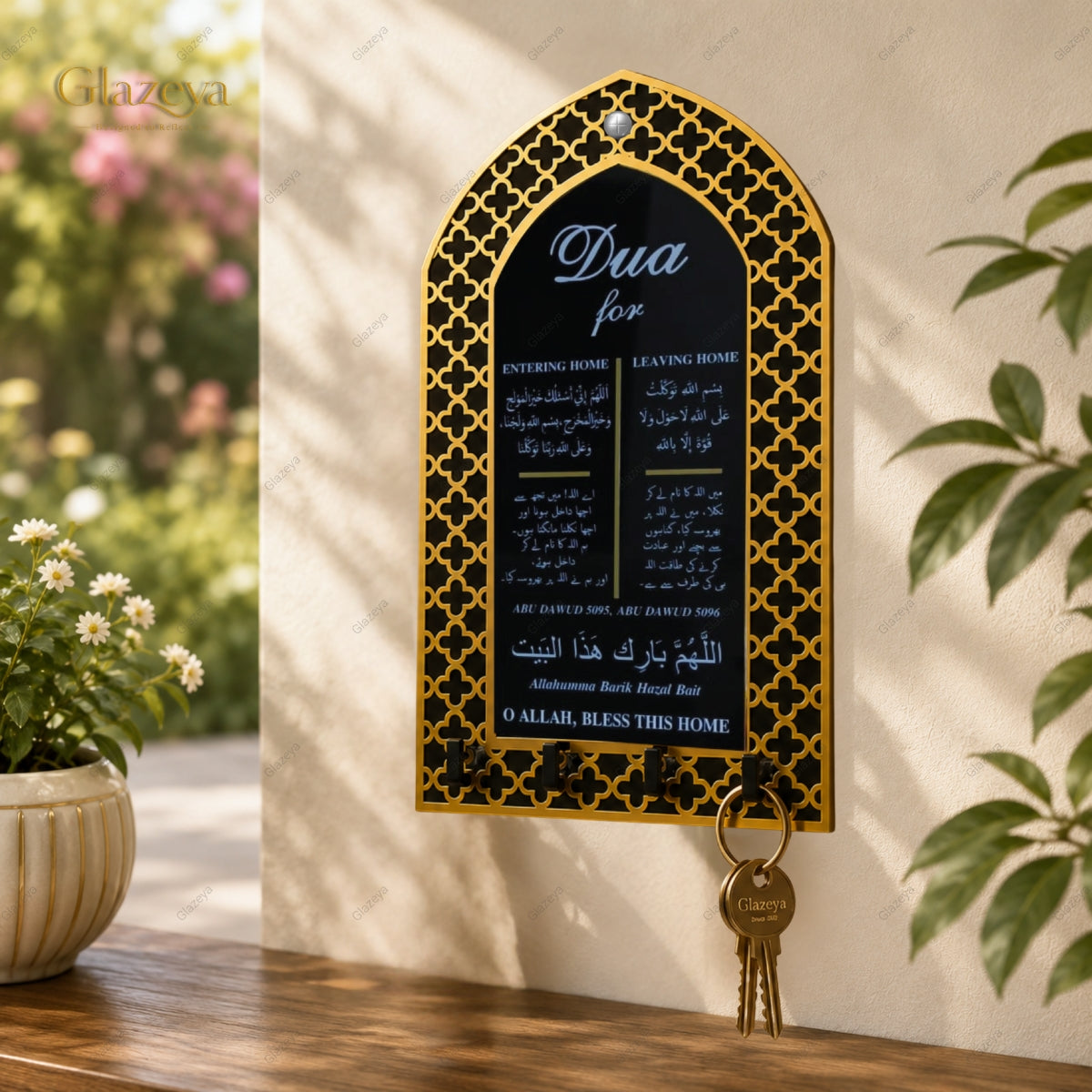 Black Mihrab Dua Keyholder