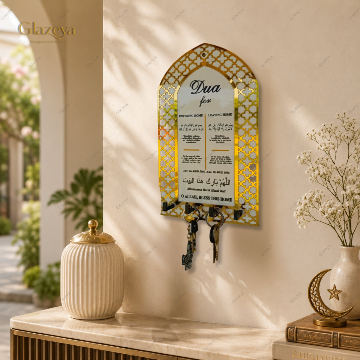 White Mihrab Dua Keyholder